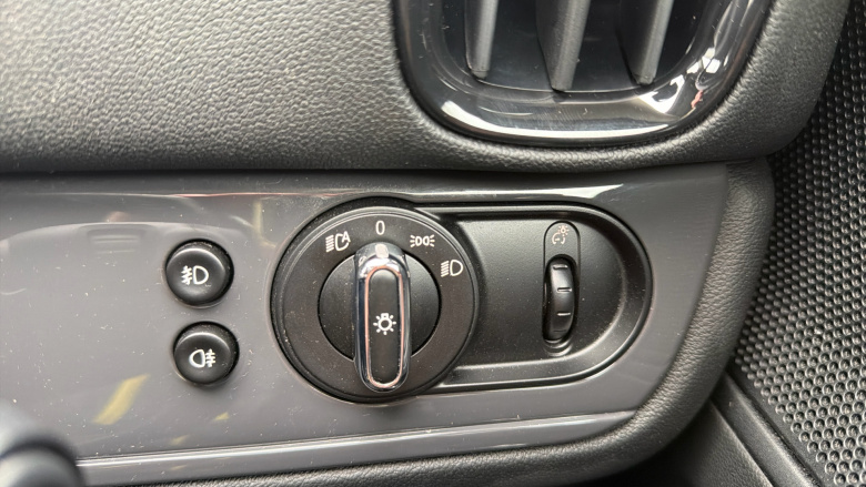 MINI Countryman 1.5 Cooper 5dr Auto [Chili/Nav+ Pack] Petrol Hatchback